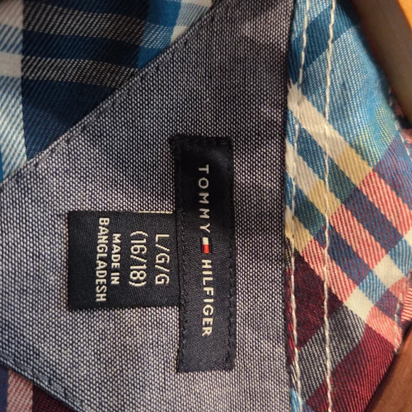 Youth Boys Tommy Hilfiger Red and Blue Plaid Shirt - Picture 2 of 3